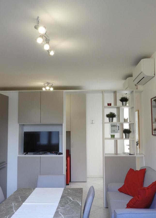 Morena Studio Apartment Азоло Екстериор снимка